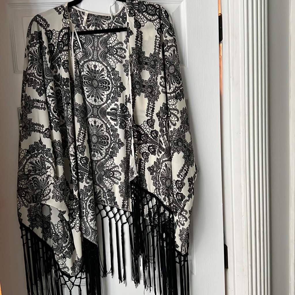 Sage Brand Black/White Cover Up